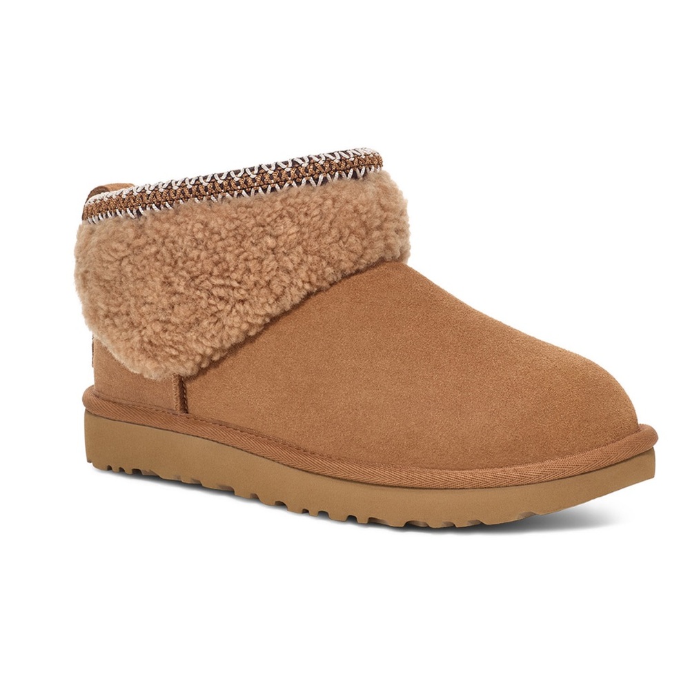 UGG Women's Classic Ultra Mini Max Curly Boots Size 9